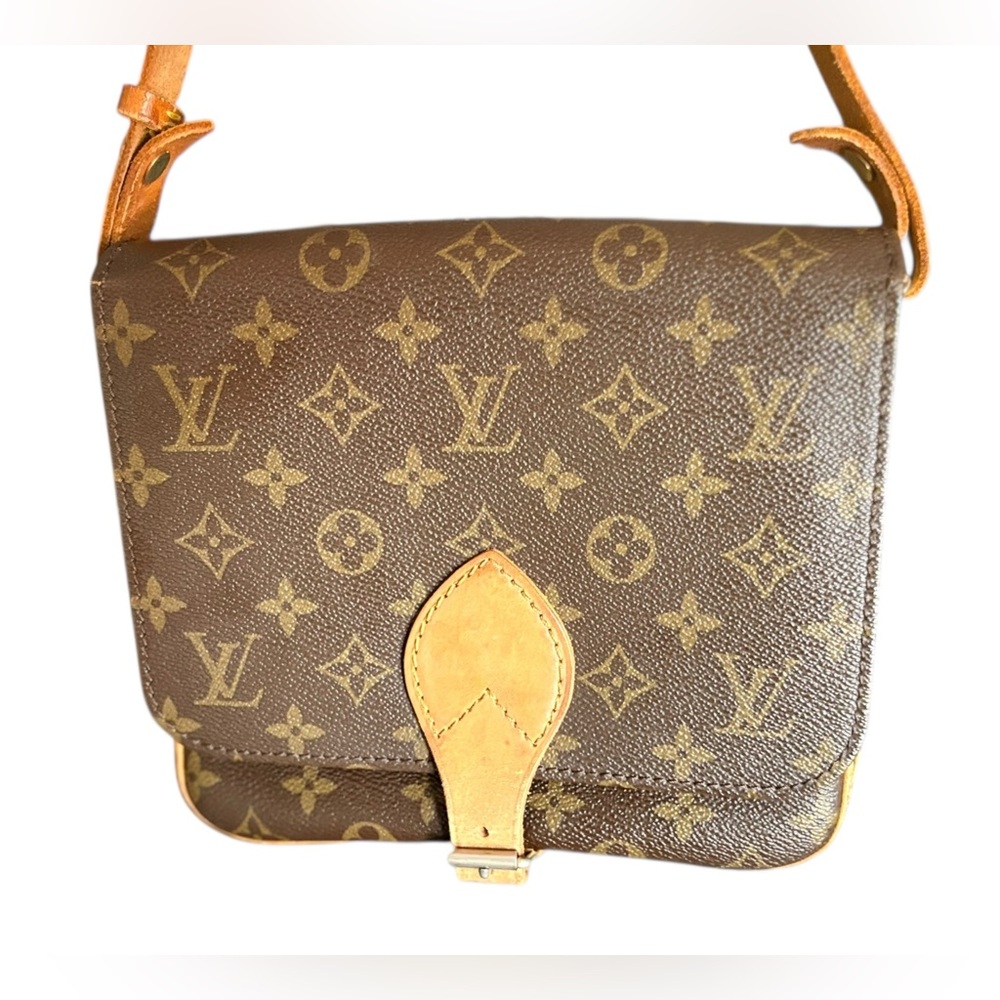 ✨ STUNNING VINTAGE LOUIS VUITTON CARTOUCHIERE ✨ INCLUDES VINTAGE LV DUST BAG - Picture 4 of 13